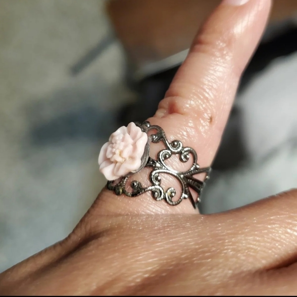 Rose ring - Picture 2 of 2